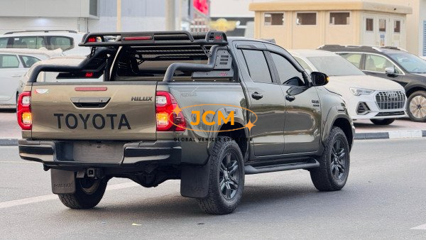 
								2023 TOYOTA HILUX 2.8 4WD full									