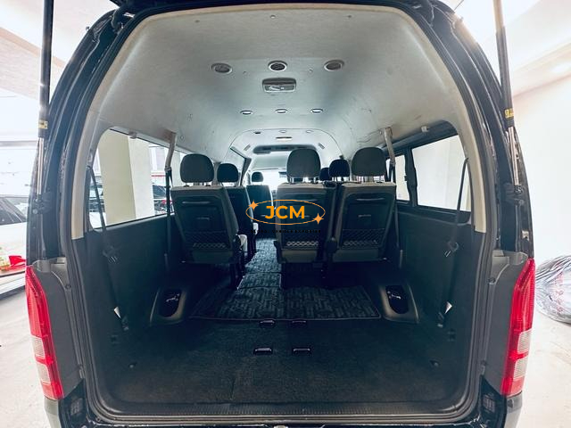 
2025 TOYOTA HIACE COMMUTER SUPER LONG GL 14 S full									