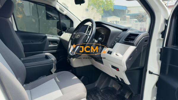 
								12 Seaters 2021 TOYOTA HIACE full									
