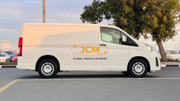 
								10 Seaters Toyota Hiace 2022 full									