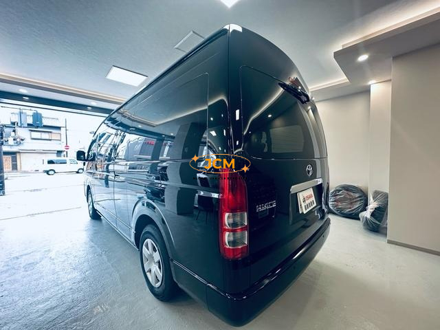 
2025 TOYOTA HIACE COMMUTER SUPER LONG GL 14 S full									