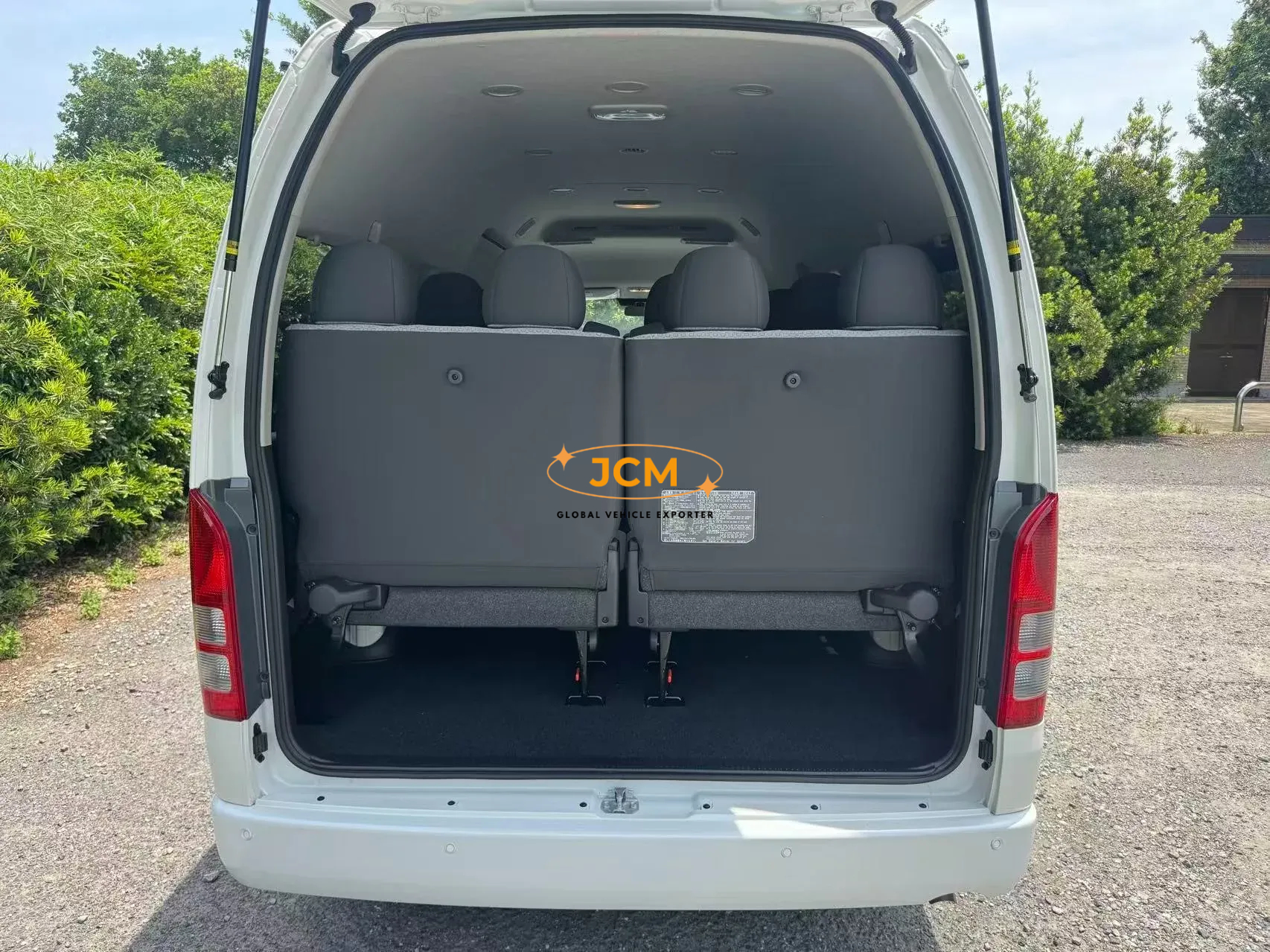
2025 Toyota Hiace Commuter – 2.8 GL Diesel Turbo full									