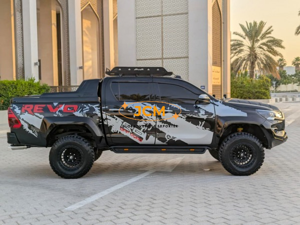 
2020 TOYOTA HILUX 2.7L 4WD LHD full									