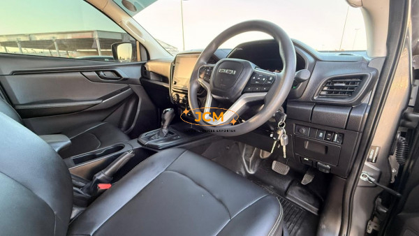 
								2024 ISUZU D-MAX full									