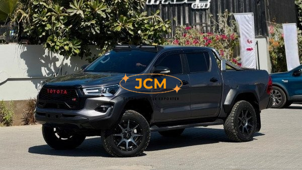 
								2021 TOYOTA HILUX 2.8L 4WD full									