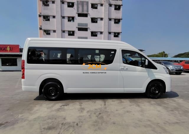2026 TOYOTA HIACE COMMUTER 2.8 AT 14 Seaters