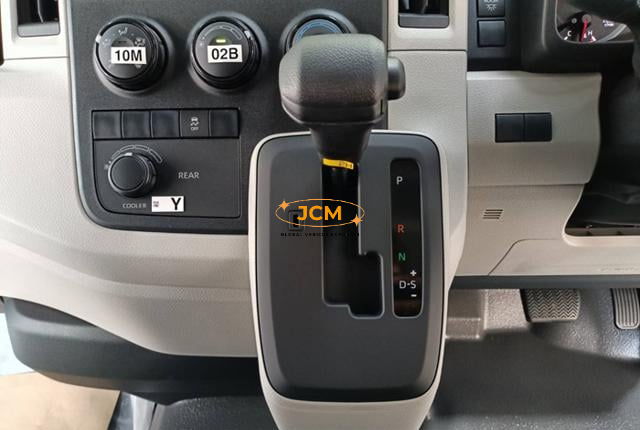 
								2026 TOYOTA HIACE COMMUTER 2.8 14 Seaters full									