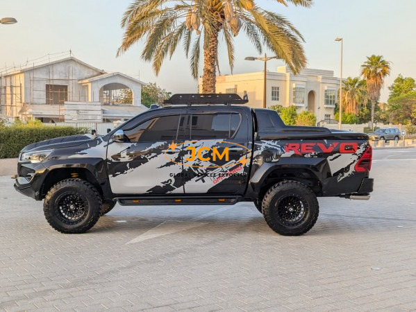 
2020 TOYOTA HILUX 2.7L 4WD LHD full									