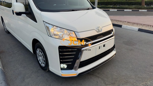 
								2021 TOYOTA HIACE Seats 12 full									