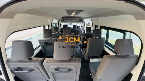 
								2021 TOYOTA HIACE Seats 12 full									