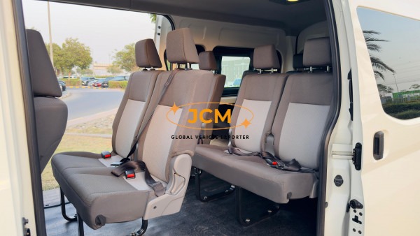 
								2021 TOYOTA HIACE Seats 12 full									
