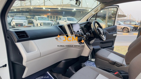 
								2021 TOYOTA HIACE Seats 12 full									