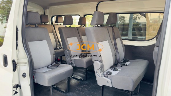 
								2021 TOYOTA HIACE Seats 12 full									