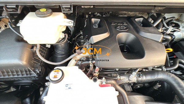 
								2021 TOYOTA HIACE Seats 12 full									