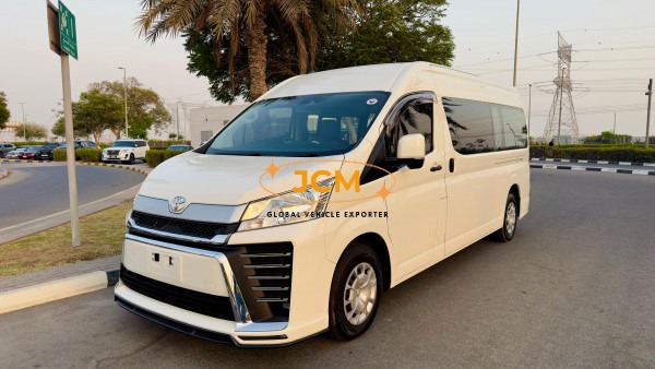 
								2021 TOYOTA HIACE Seats 12 full									