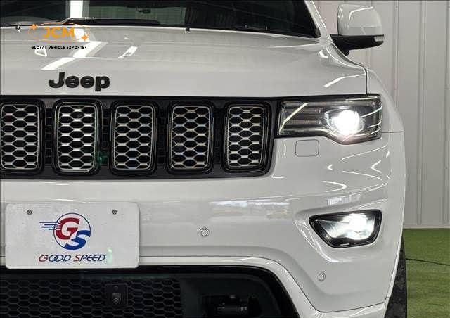 
								2020 JEEP GRAND CHEROKEE 4WD full									