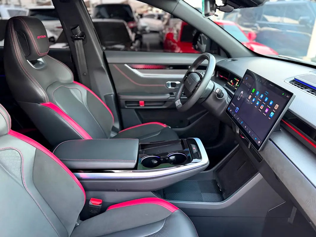
2024 Jetour Dashing 1.6T Luxury – GCC Specs LHD full									