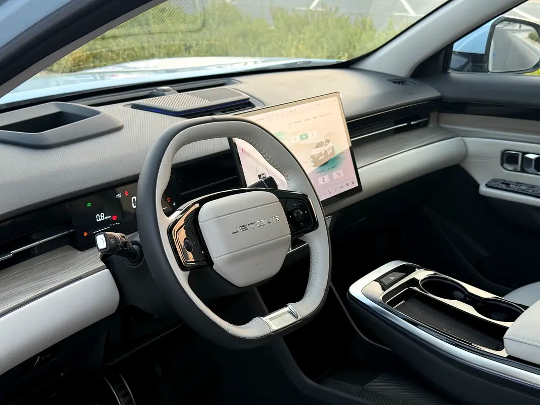 
2025 JETOUR DASHING 1.6T LUXURY — BRAND NEW full									